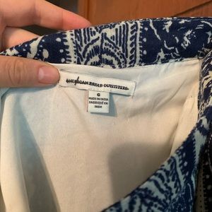 Navy blue and cream print American eagle skirt